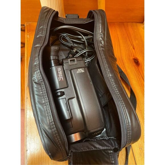 Vintage Japan VideoMovie Camcorder Compact VHS-C Video Transfer - Picture 6 of 7